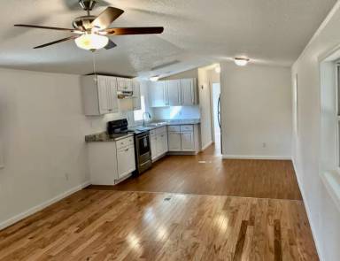Main picture of 15 Bradhall Dr
