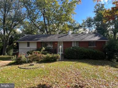 Main picture of 3809 Thayer Ct