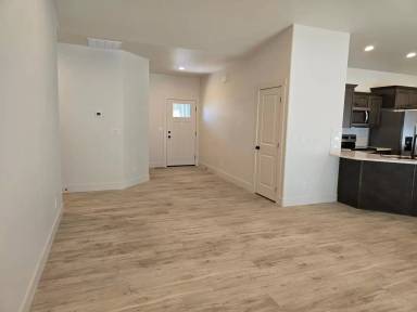 Main picture of 102 Centennial Ct