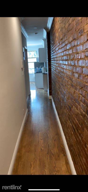 Main picture of 171 E 2nd St