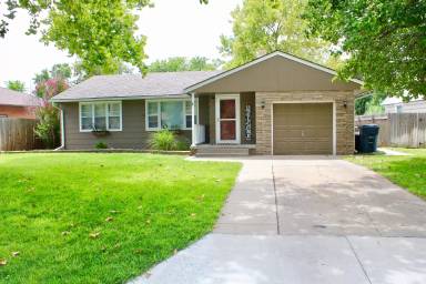 Main picture of 9 Wheatland Dr