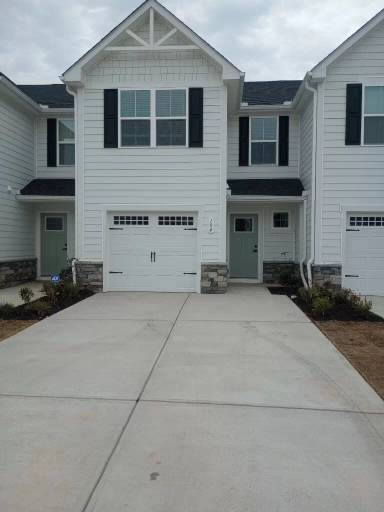Main picture of 104 Filly Ln