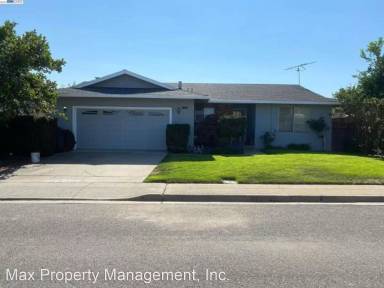 Main picture of 2330 Gem Ave