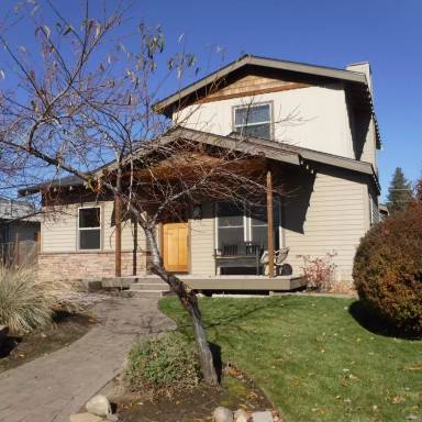 Main picture of 1220 NW Albany Ave