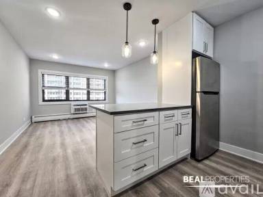 Main picture of 555 W Stratford Pl