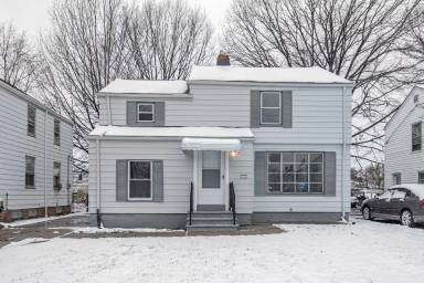 Main picture of 3934 E 155th St