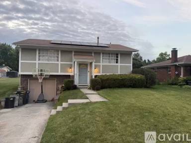 Main picture of 3262 E Hudson St