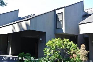 Main picture of 6439 139th Ave NE