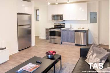 Main picture of 940 Winona