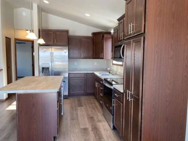 Main picture of 2064 12th St W