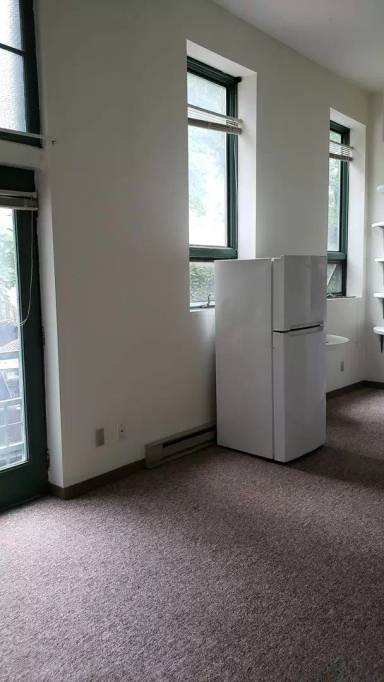 Main picture of 454 W Gilman St
