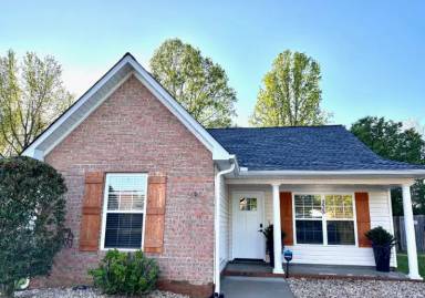 Main picture of 338 Bishop Hicks Ct