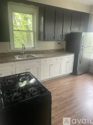 Main picture of 363 Ridgewood Ave
