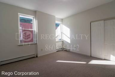 Main picture of 686 Broad St