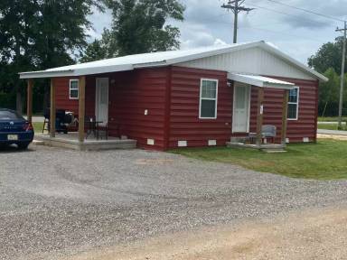 Main picture of 80 Redwood Ln