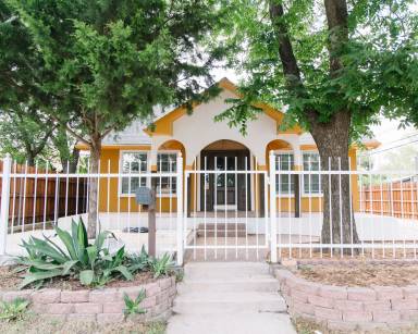 Main picture of 906 NW 14th St