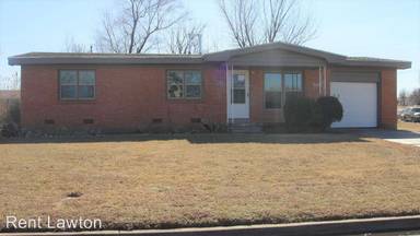 Main picture of 4302 NW Santa Fe Ave