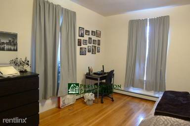 Main picture of 131 Crafts St