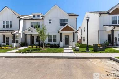 Main picture of 2151 Bayport Ave