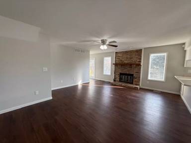 Main picture of 920 S Pine Hill Dr