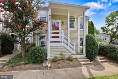 Main picture of 2867 Yarling Ct