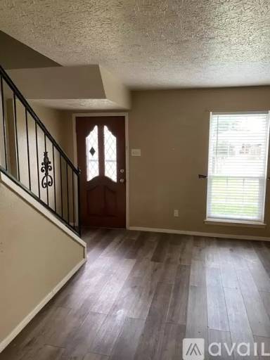 Main picture of 36 W Creek Ln