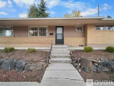 Main picture of 105 E 16th Ave
