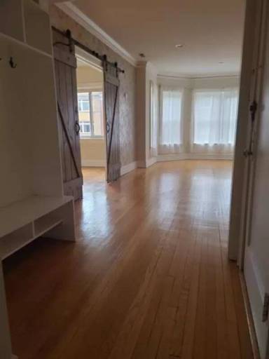 Main picture of 6846 S Clyde Ave