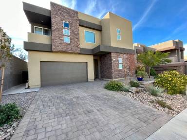 Main picture of 265 Crimson Edge St