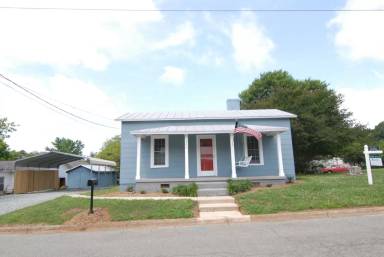 Main picture of 404 Oneida St