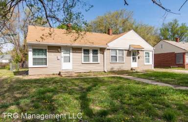 Main picture of 2604 E Grail St
