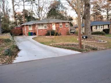 Main picture of 802 Larry Ln