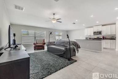Main picture of 10332 Alder Green Dr