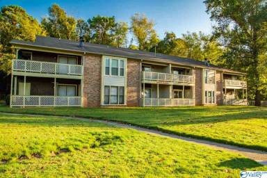 Main picture of 4990 Seven Pine Cir