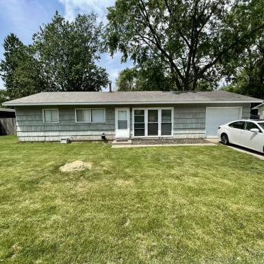 Main picture of 1509 S Mattis Ave
