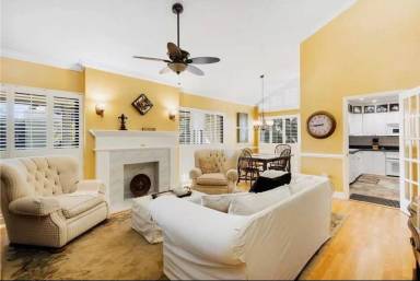 Main picture of 2200 Bahia Vista St