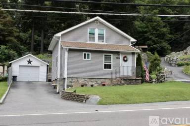 Main picture of 5834 Albany Post Rd