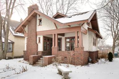 Main picture of 4244 Chicago Ave