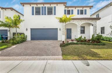 Main picture of 12908 SW 229th St
