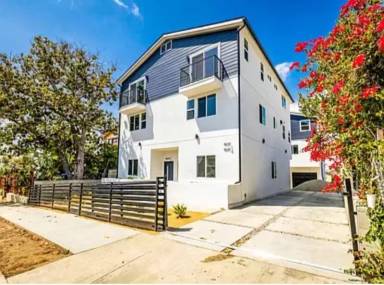 Main picture of 4629 1/2 W 18th St
