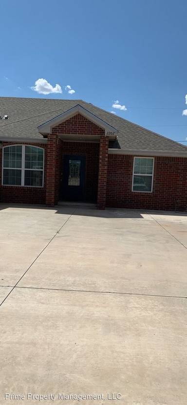 Main picture of 2207 Boxwood Cir