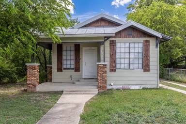 Main picture of 706 Canton