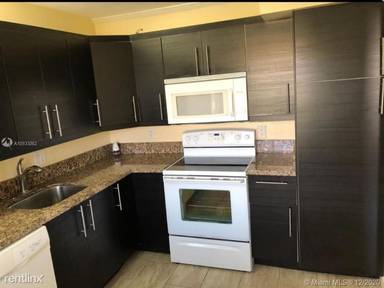 Main picture of 321 Lakeview Dr