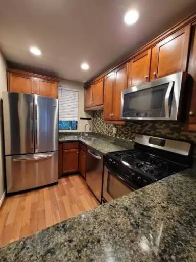 Main picture of 4046 Iowa St