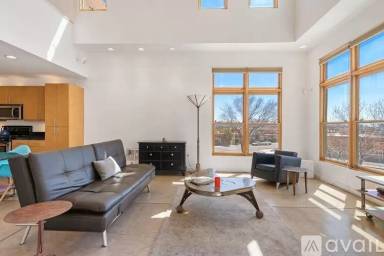 Main picture of 1012 Marquez Pl