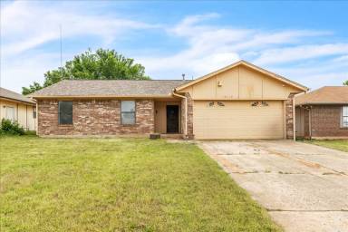 Main picture of 10412 Koch Dr