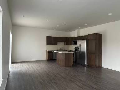Main picture of 217 N 76th Ave