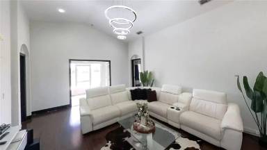 Main picture of 2641 Sunset Cir