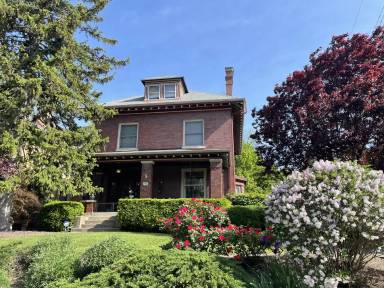 Main picture of 548 Howell Ave