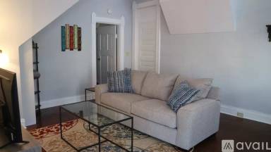 Main picture of 1101 Center St